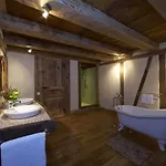 La Maison D'artgile Bed & Breakfast