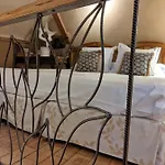 La Maison D'artgile Bed & Breakfast