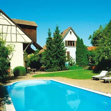 ベッド・アンド・ブレックファスト La Maison D'artgile 3*