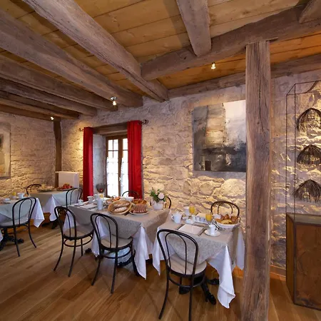 לינה וארוחת בוקר La Maison D'artgile 3*