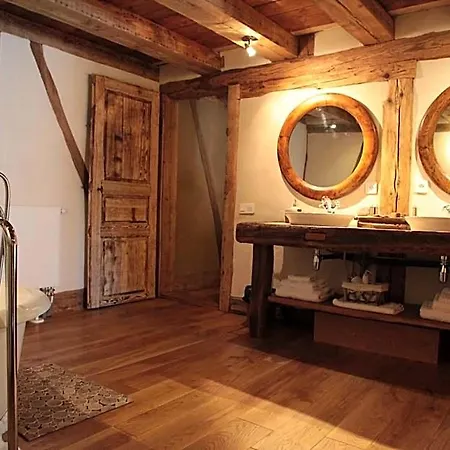 La Maison D'artgile Couette-café 3*